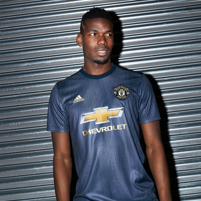 manchester united navy jersey