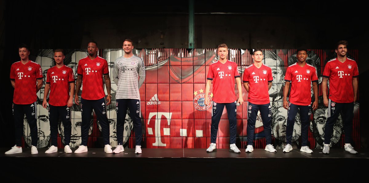 bayern munich blue and red kit